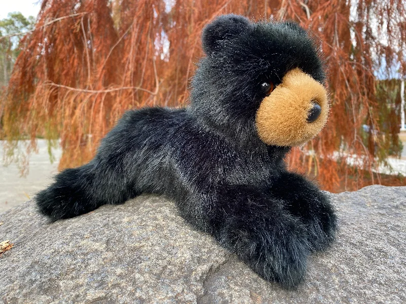 Endearing and lovable stuffed toysSutton Black Bear