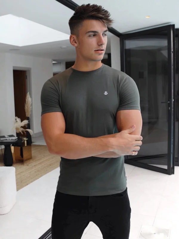 Shop now and enjoy massive savings on stylish clothing for all seasons.  Olivet T-Shirt - Green