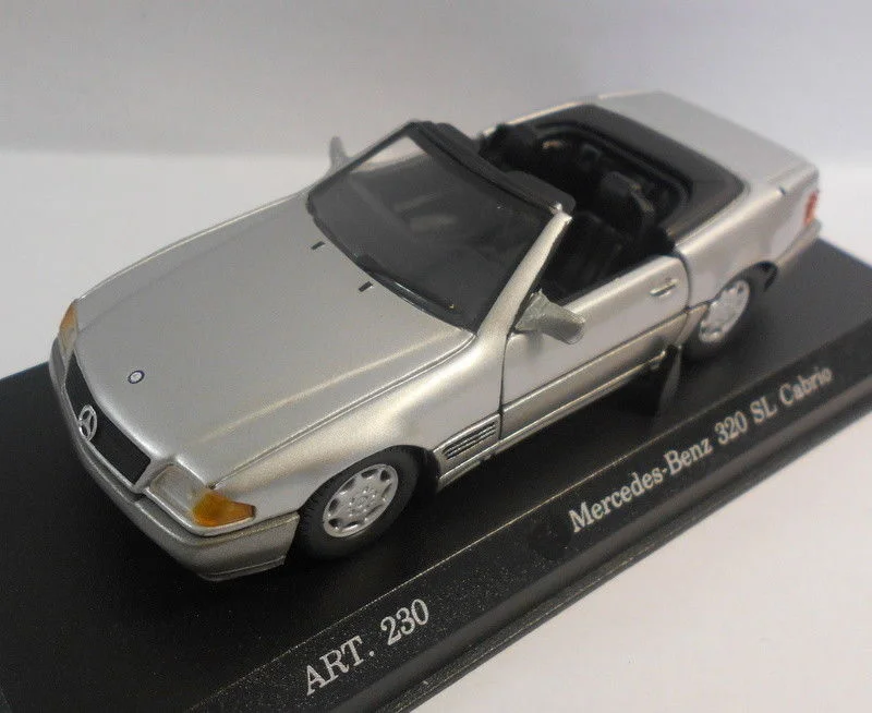 Realistic toy carsCorgi Detail 1/43 Scale - ART.230 MERCEDES 320 SL CABRIO SILVER