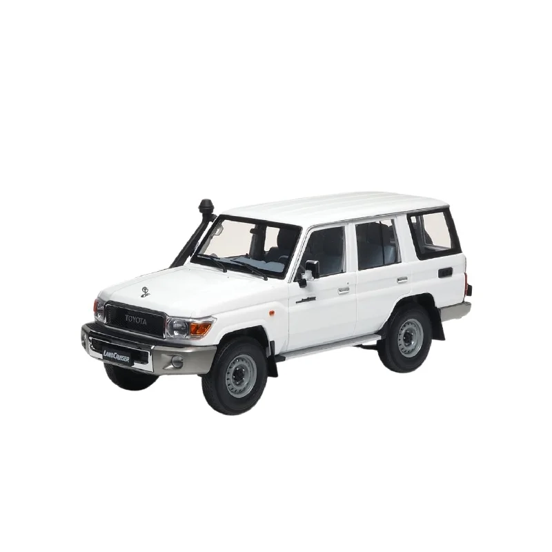 Enthusiastic toysTOYOTA LAND CRUISER 76 - 2017 - WHITE - 1:18 Scale Resin Model Car